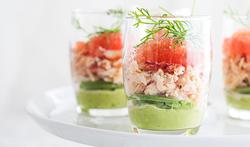 Verrine de crabe, avocat et pamplemousse
